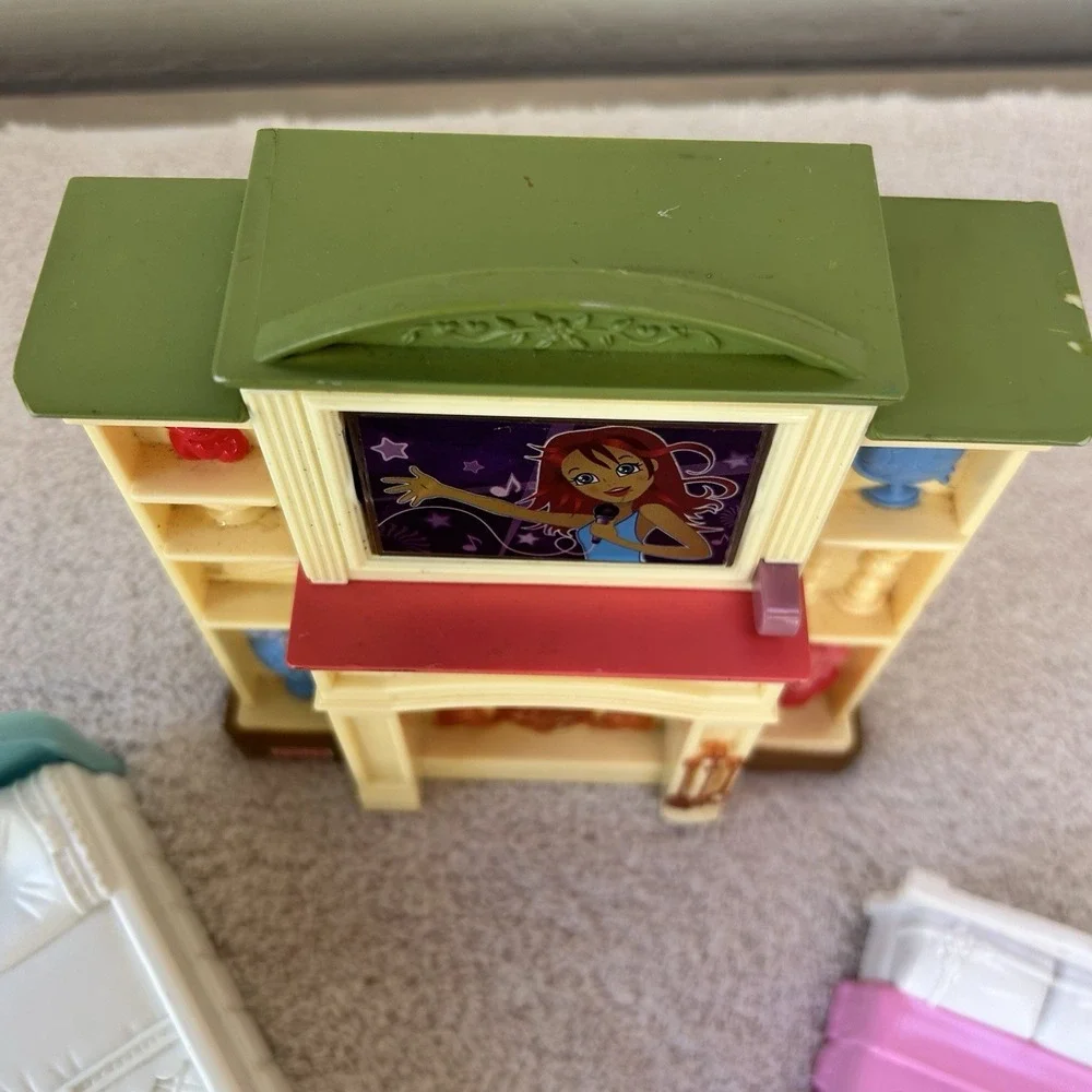 VTG 1993 Fisher Price Loving Family Dollhouse Furniture Set Two Beds 1 Fireplace
